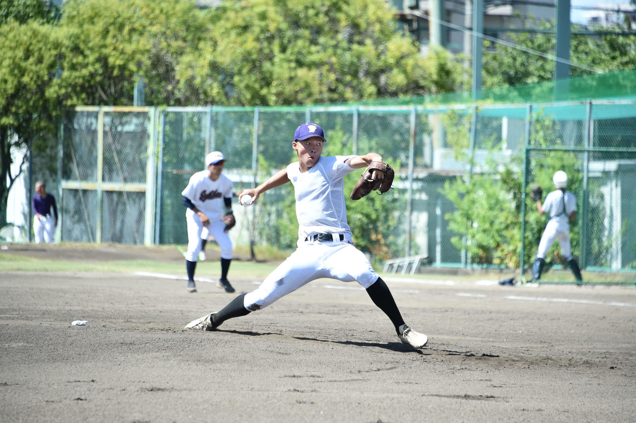 シート打撃に登板し、好投した須貝