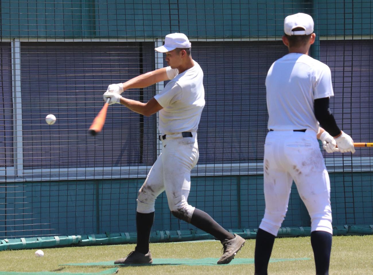 初戦に向けて練習を行う日大三ナイン（撮影・星夏穂）
