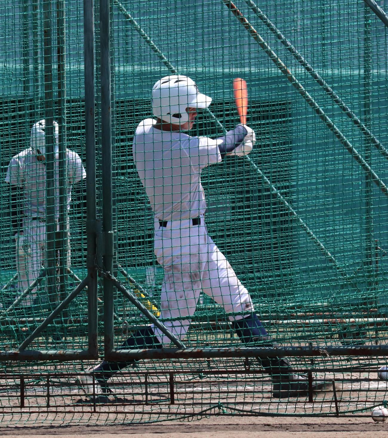 初戦に向けて練習を行う日大三ナイン（撮影・星夏穂）