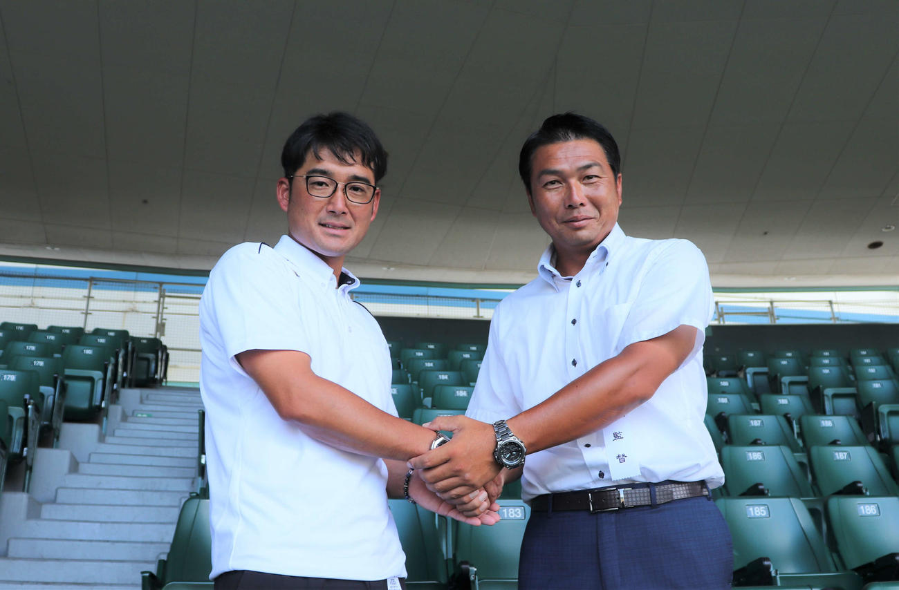 開幕前日に対談した、立命館宇治（京都）の里井監督と神村学園（鹿児島）の小田監督（撮影・中島麗）