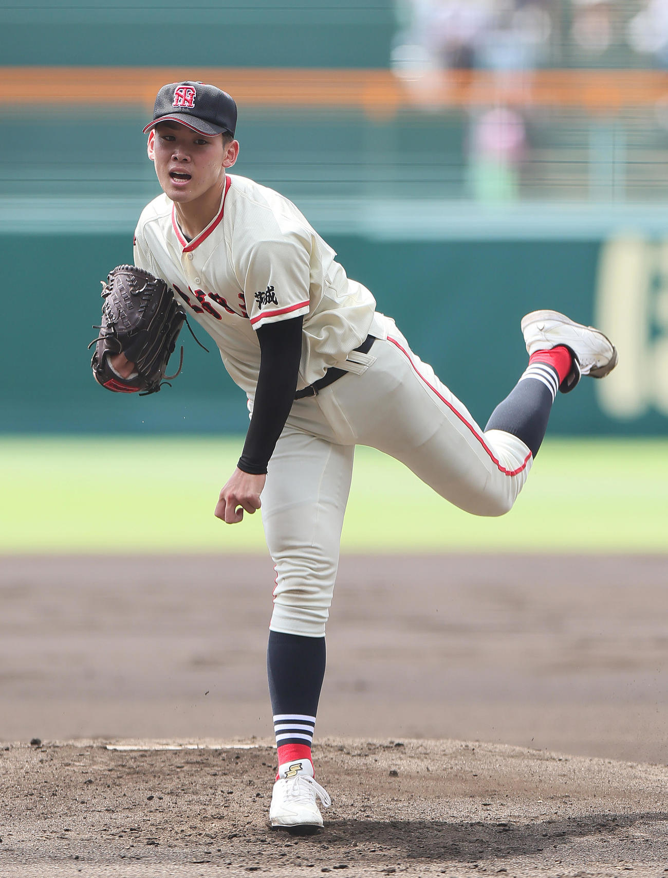 土浦日大対上田西　土浦日大先発の藤本（撮影・足立雅史）