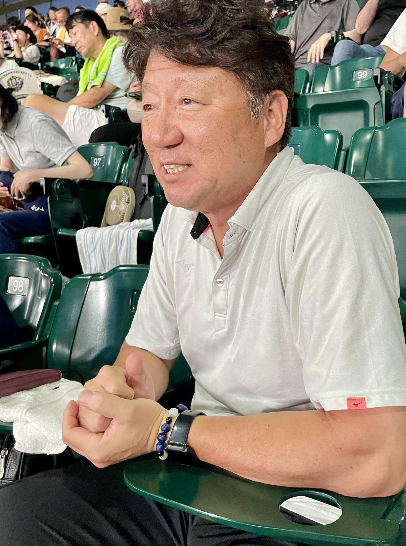スタンドから浦和学院の試合を見守った浦和学院・森前監督