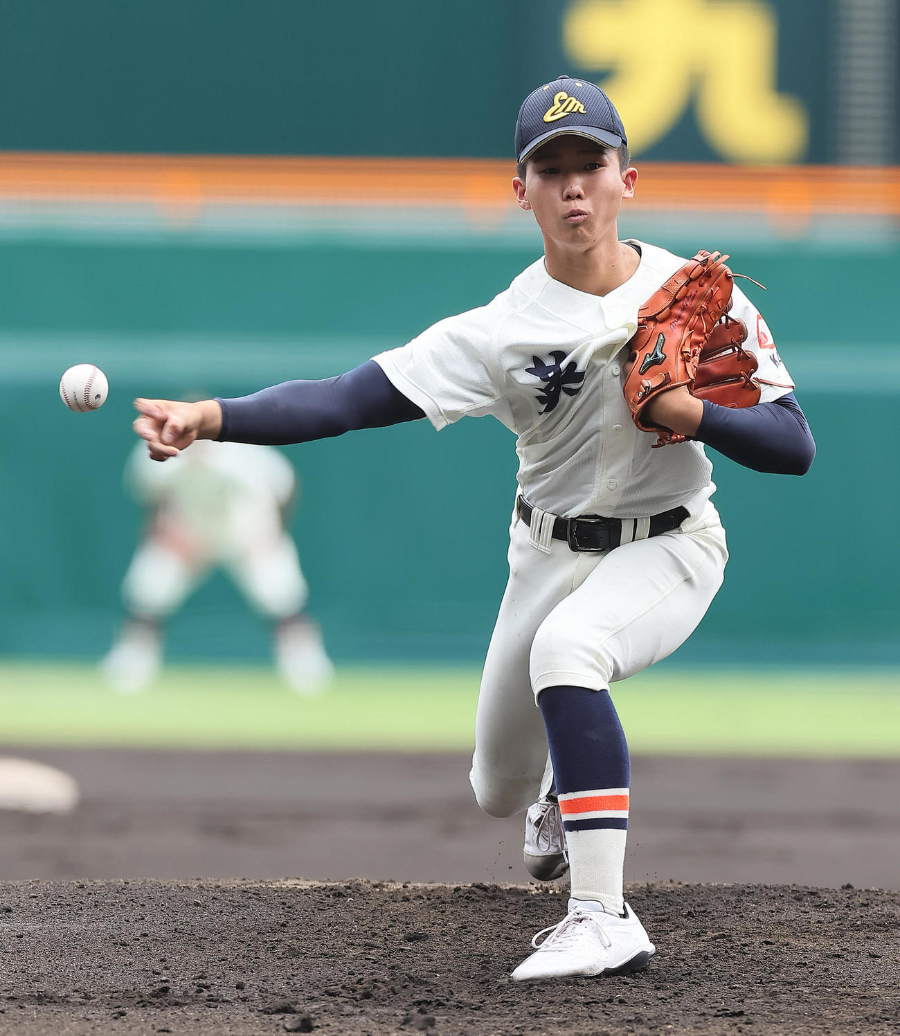 智弁学園対英明　英明先発の下村健太郎（撮影・足立雅史）