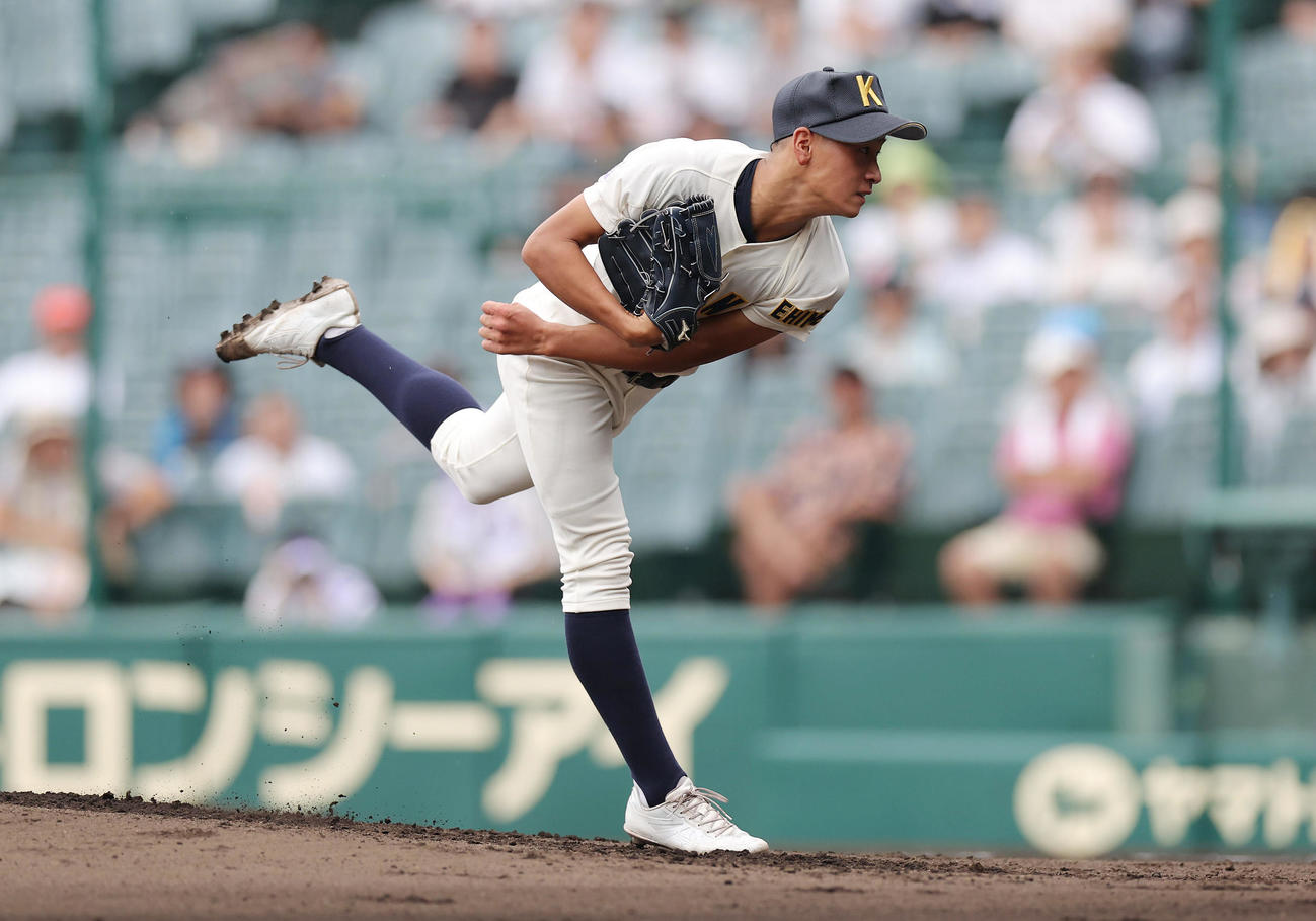 川之江対高知中央　力投する川之江先発の山内太暉（撮影・前田充）
