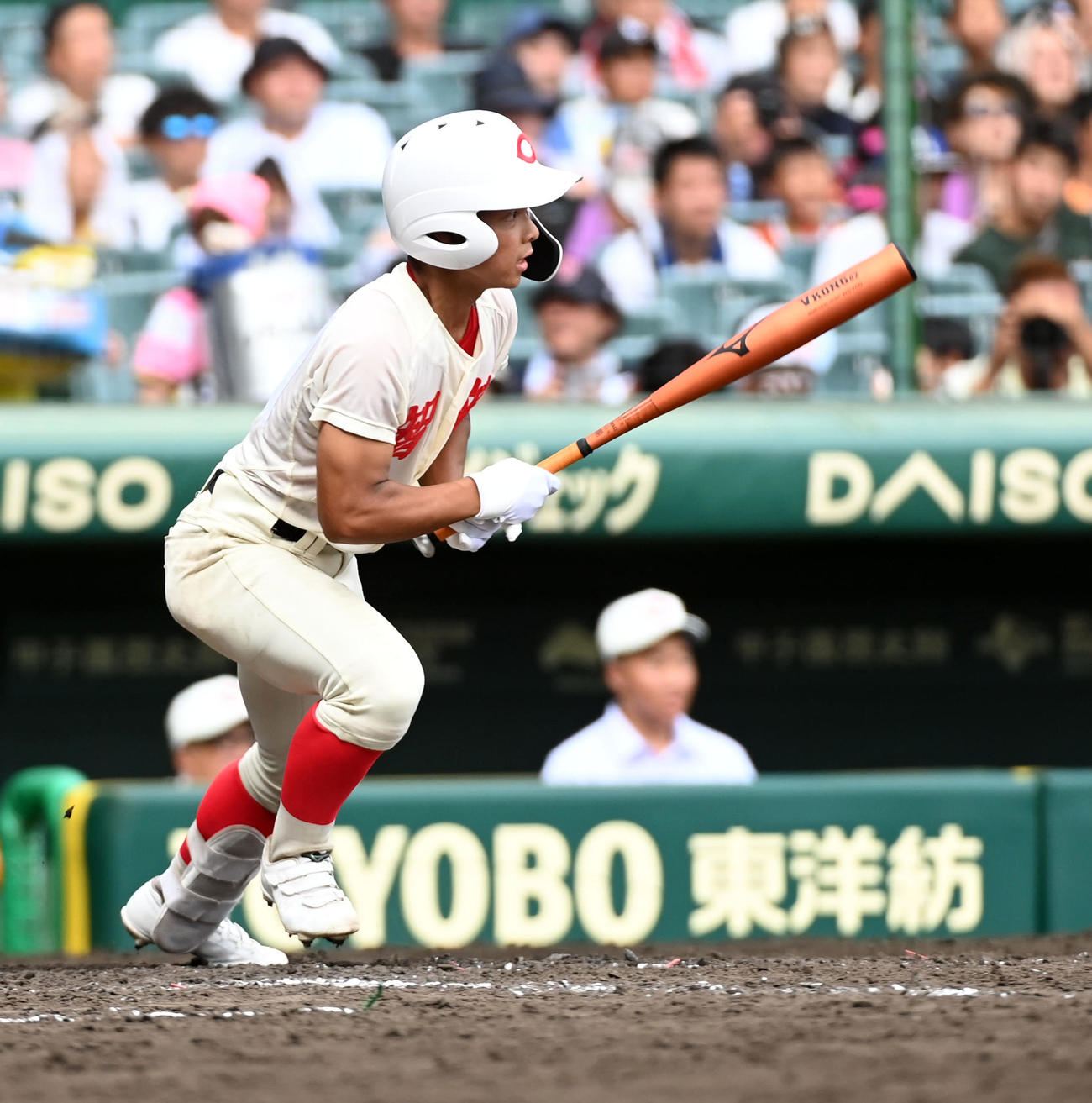 智弁学園対英明　4回表智弁学園無死満塁、西川は左前適時打を放つ（撮影・前岡正明）