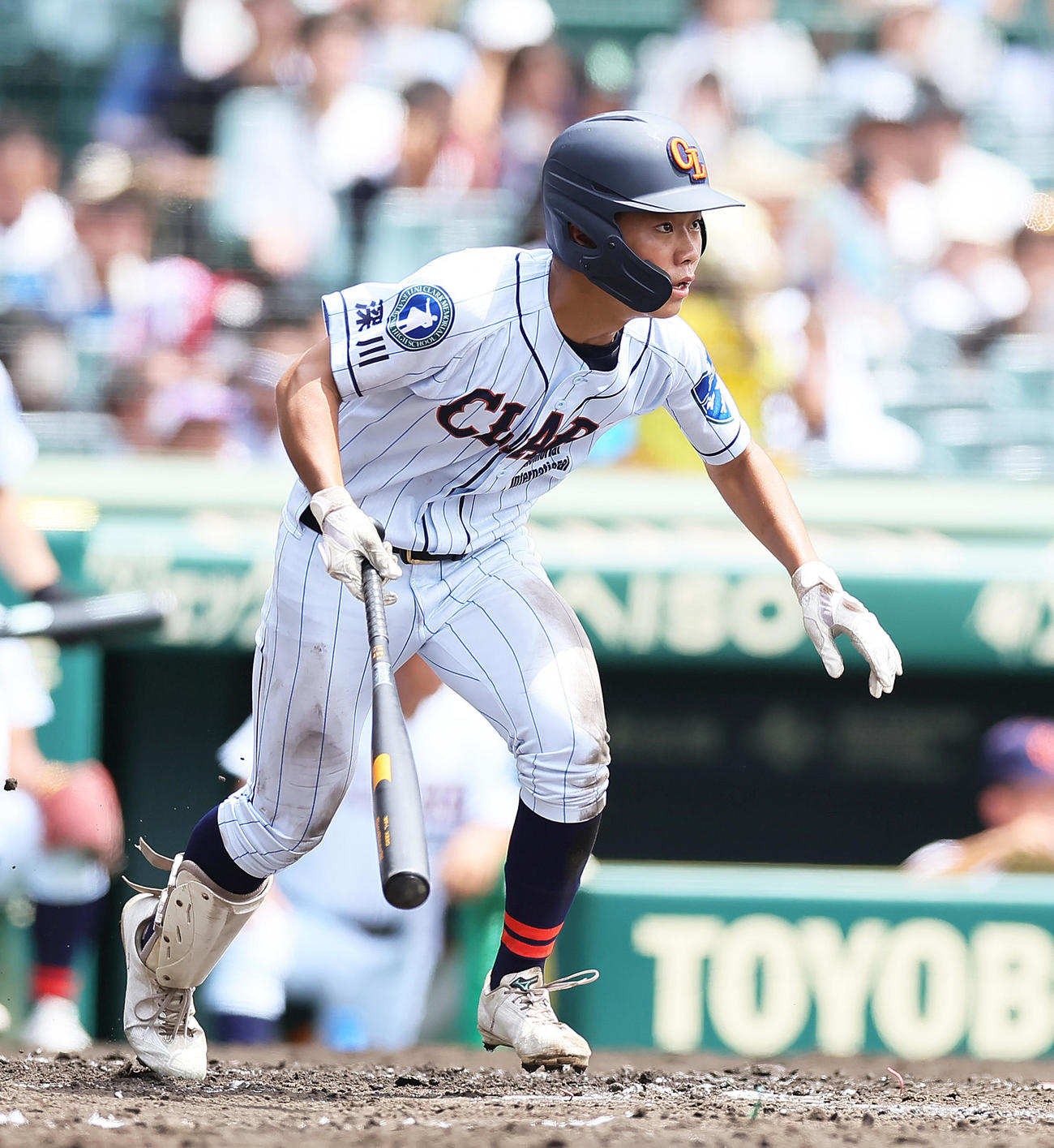 クラーク対前橋商　3回表クラーク1死二塁、鈴木は右前適時打を放つ（撮影・足立雅史）