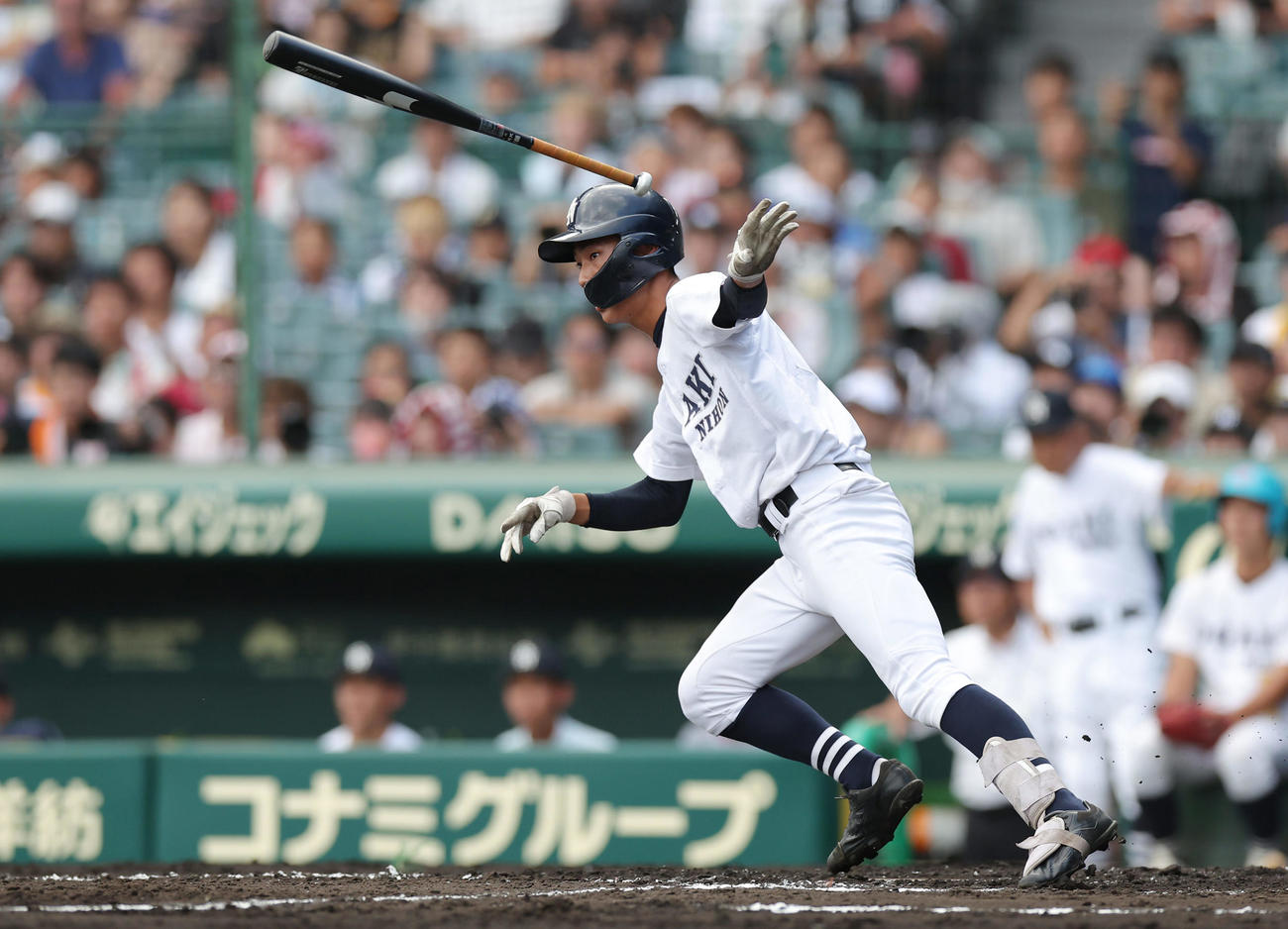 大垣日大対近江　2回表大垣日大2死二塁、先制の左前適時打を放つ山内（撮影・前田充）