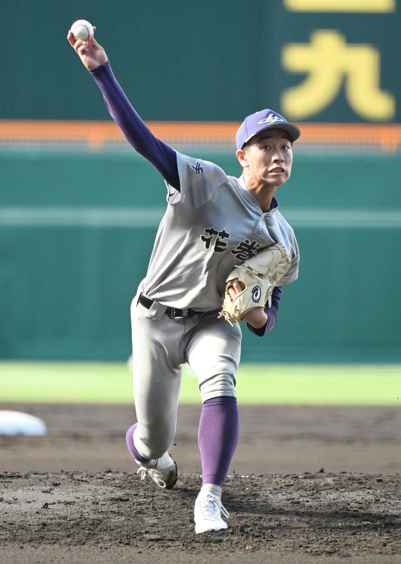 宇部鴻城対花巻東　花巻東先発の小松（撮影・石井愛子）