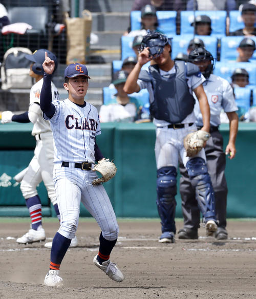 甲子園】クラークが初勝利「千手観音投法」新岡歩輝は次戦花巻東