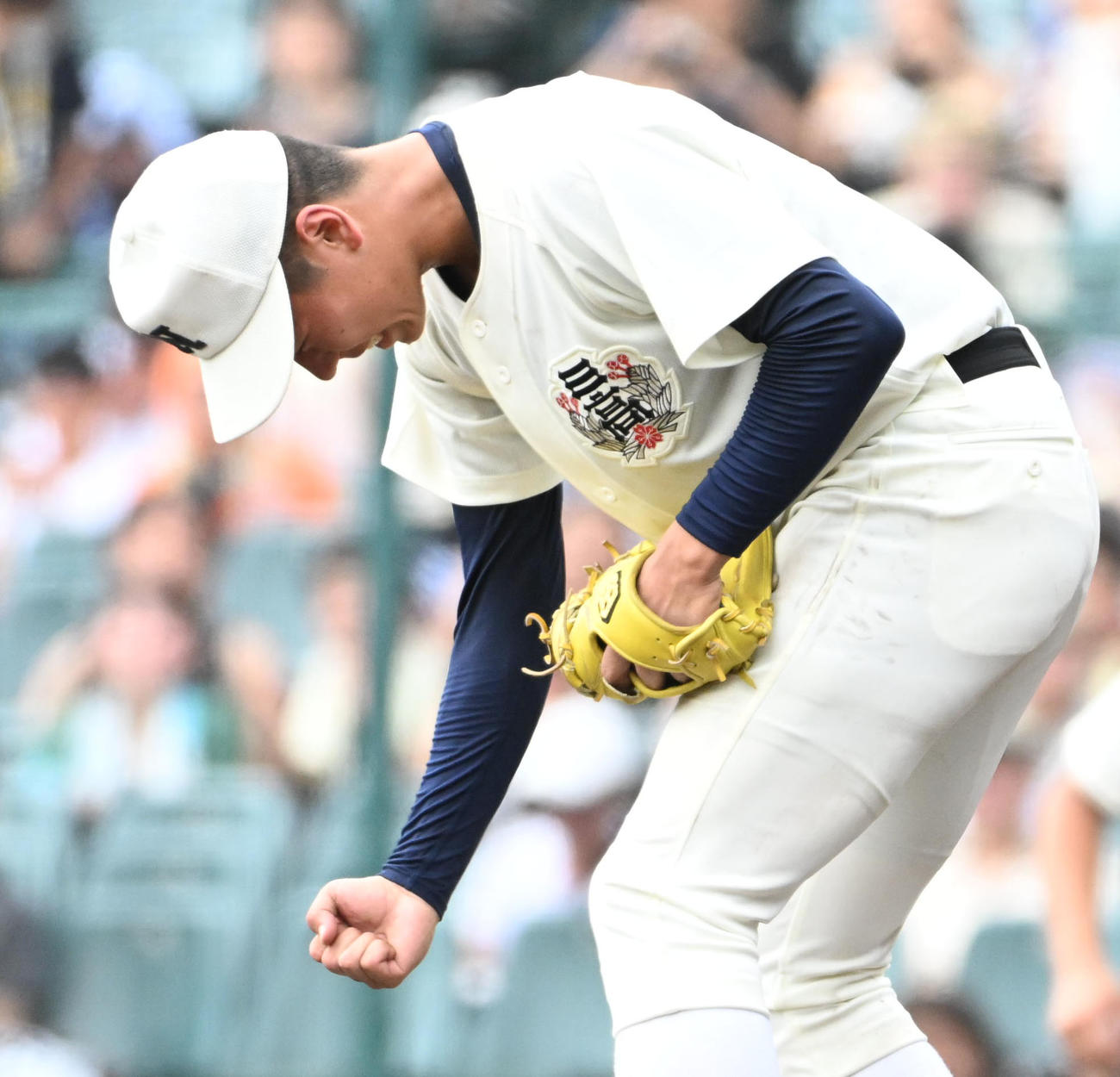 社対日大三　社対日大三　社に勝利しガッツポーズをする安田（撮影・石井愛子）