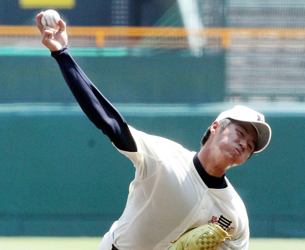 11年夏、甲子園でシンカーを駆使する日大三・吉永健太朗投手