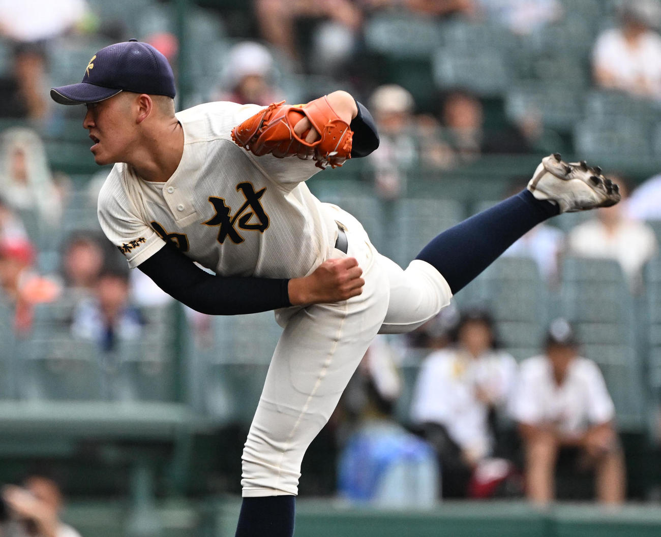 神村学園対立命館宇治　先発する神村学園・松永（撮影・和賀正仁）