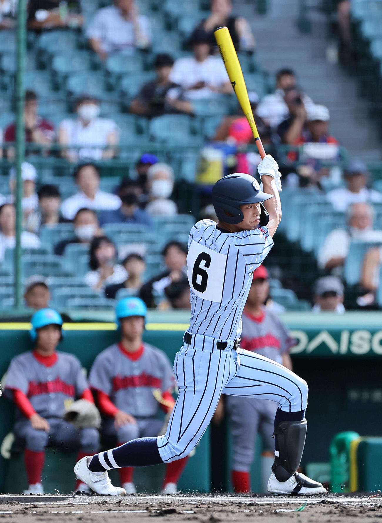 東海大熊本星翔対浜松開誠館　1回表東海大熊本星翔無死、百崎は中へ二塁打を放つ（撮影・上田博志）