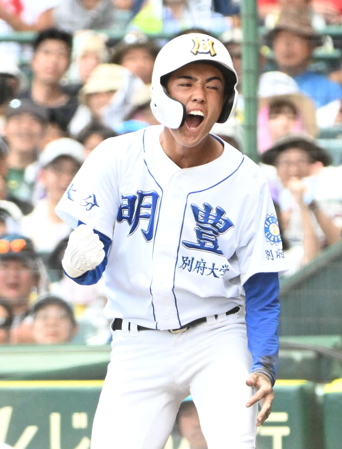 明豊対北海　7回表明豊1死一、二塁、木下の適時打で生還する西川（撮影・石井愛子）