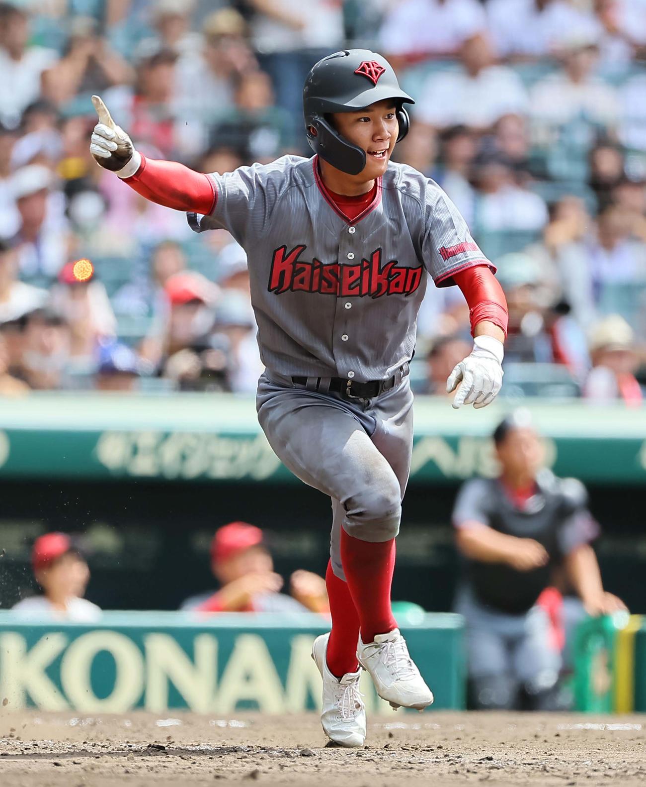 東海大熊本星翔対浜松開誠館　8回裏浜松開誠館2死二、三塁、深谷は右前2点適時打を放つ（撮影・上田博志）