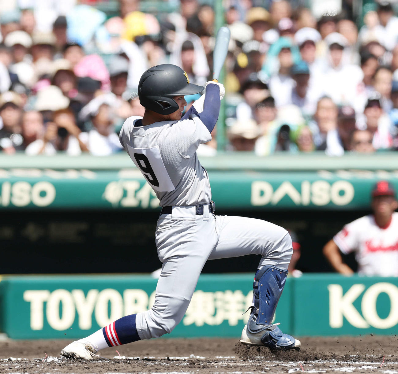 北陸対慶応　1回裏慶応2死三塁、先制左前適時打を放つ加藤（撮影・宮地輝）