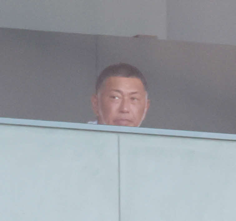 北陸対慶応　息子の慶応・勝児の応援に駆けつけた清原和博氏（撮影・宮地輝）