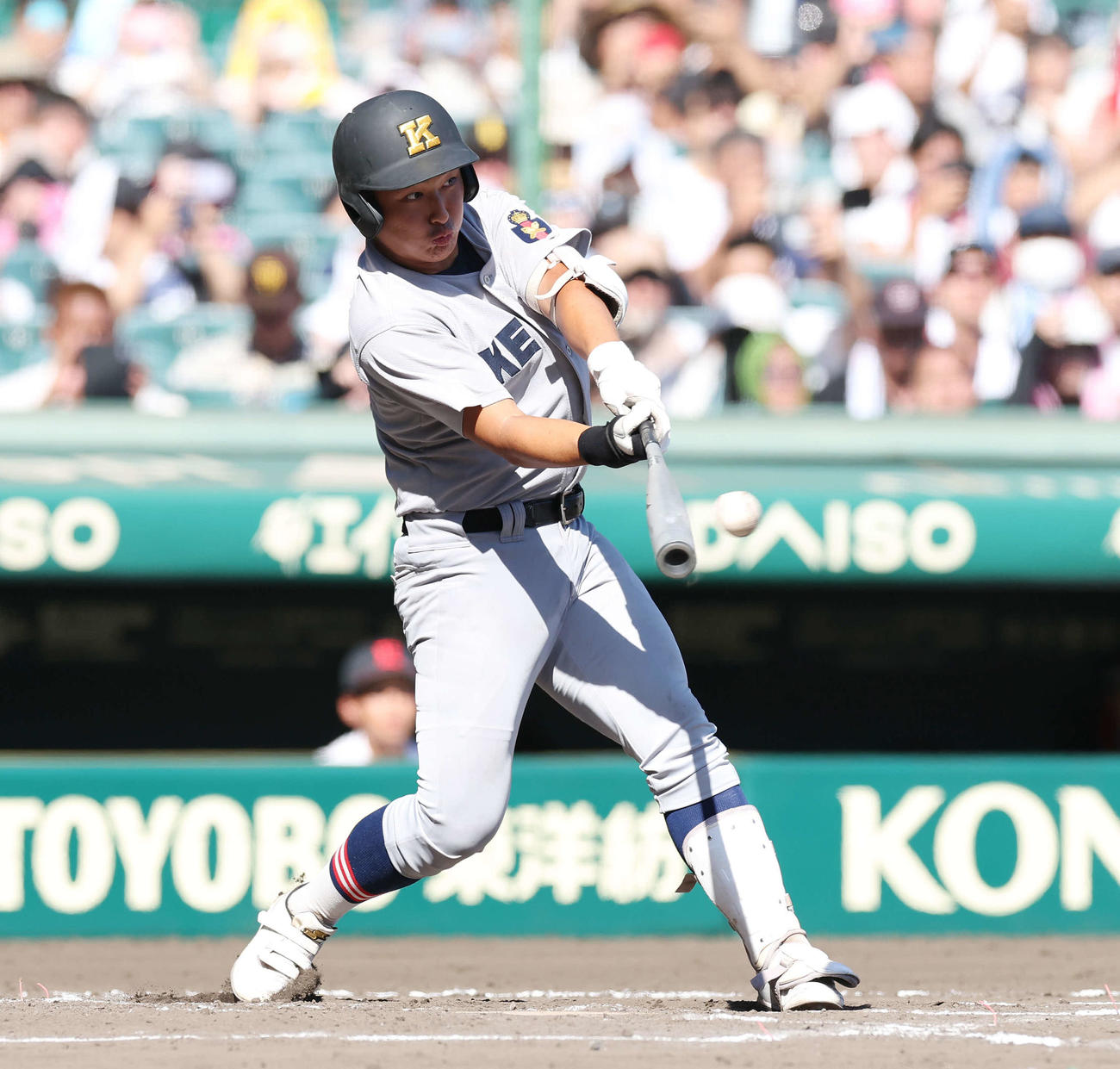 北陸対慶応　7回裏慶応無死、左飛に倒れる代打清原（撮影・宮地輝）