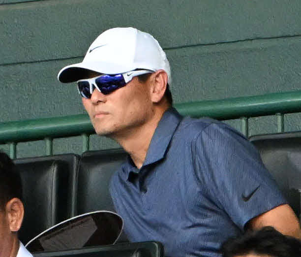 立正大松南対広陵　視察に訪れた巨人の桑田真澄ファーム総監督（撮影・石井愛子）