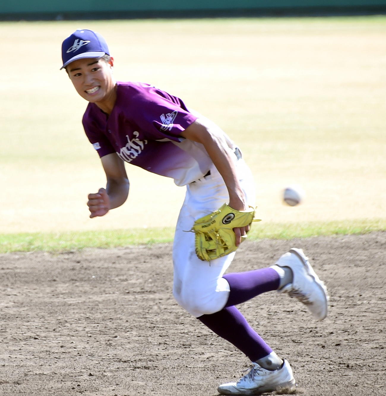 シート打撃で打球に反応する花巻東・熊谷