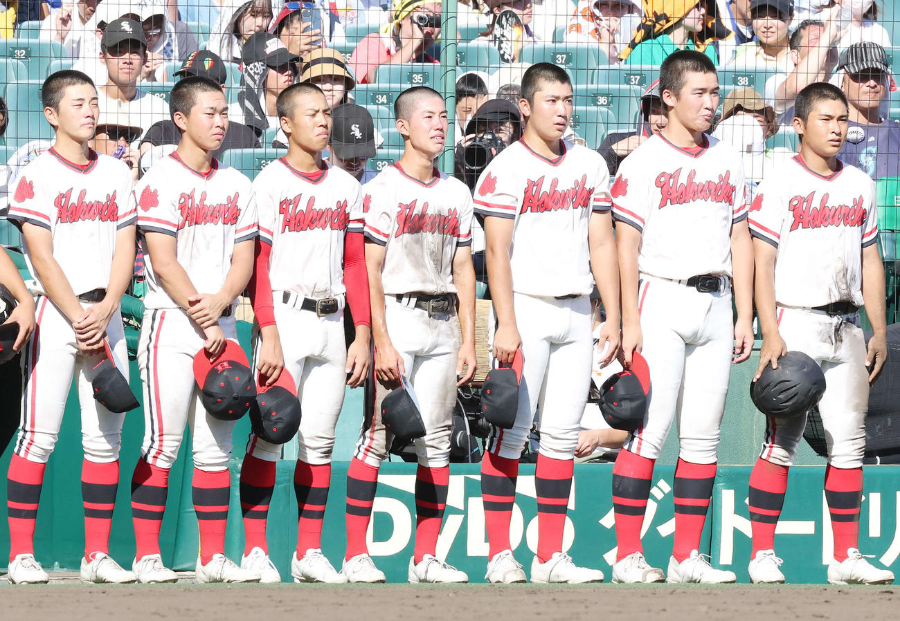 慶応に敗れ、悔しさを見せる北陸ナイン（撮影・宮地輝）