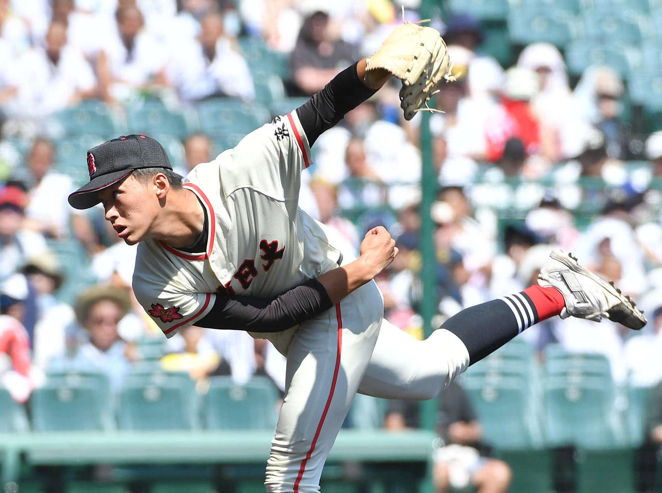 土浦日大対九州国際大付　土浦日大先発の小森（撮影・岩下翔太）