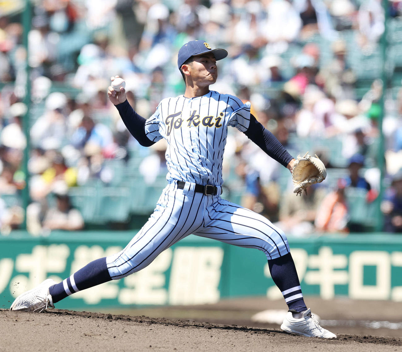 東海大甲府対専大松戸　東海大甲府先発の長崎（撮影・宮地輝）