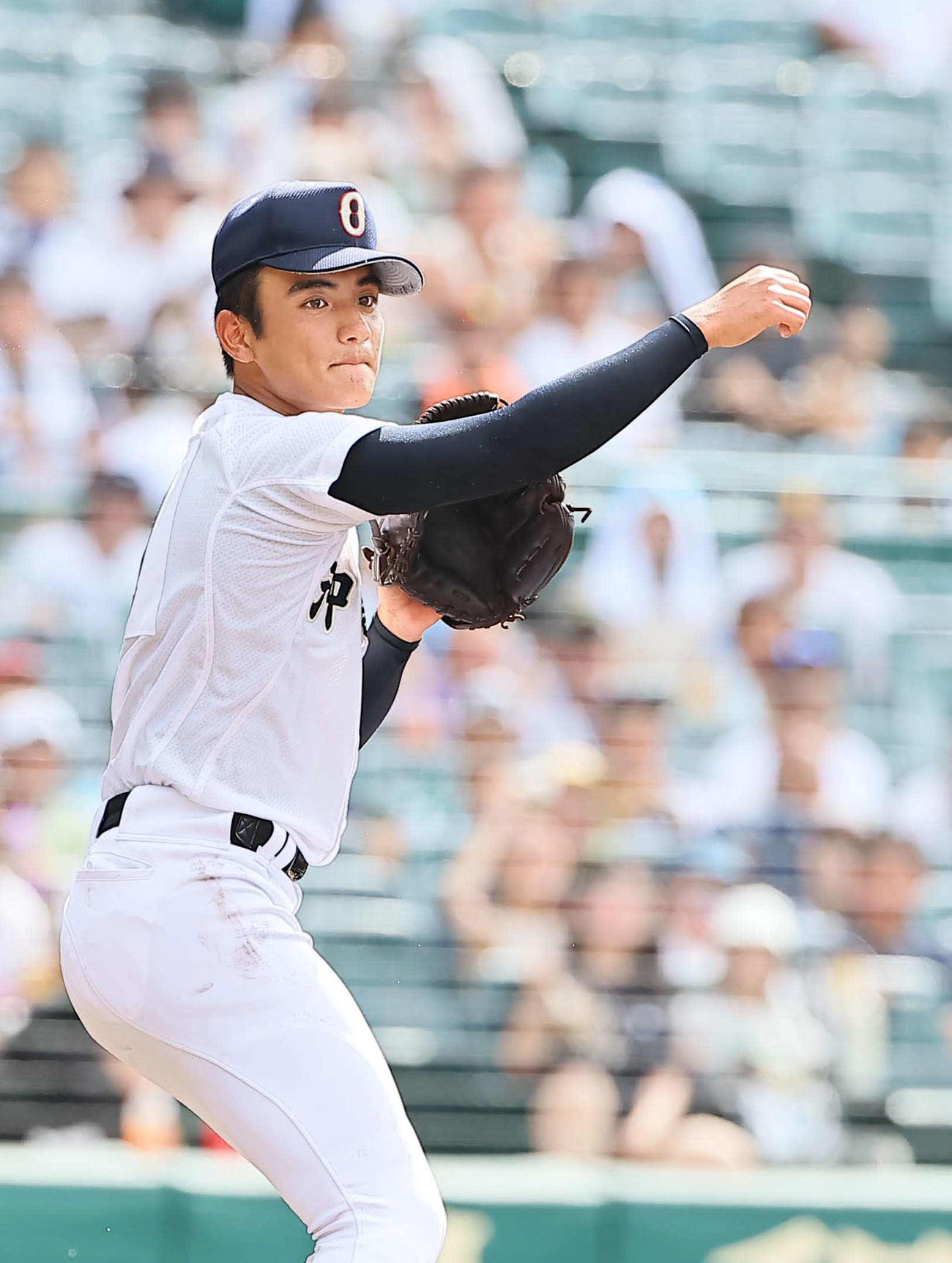 11日、2回戦で完封勝利の沖縄尚学・東恩納蒼