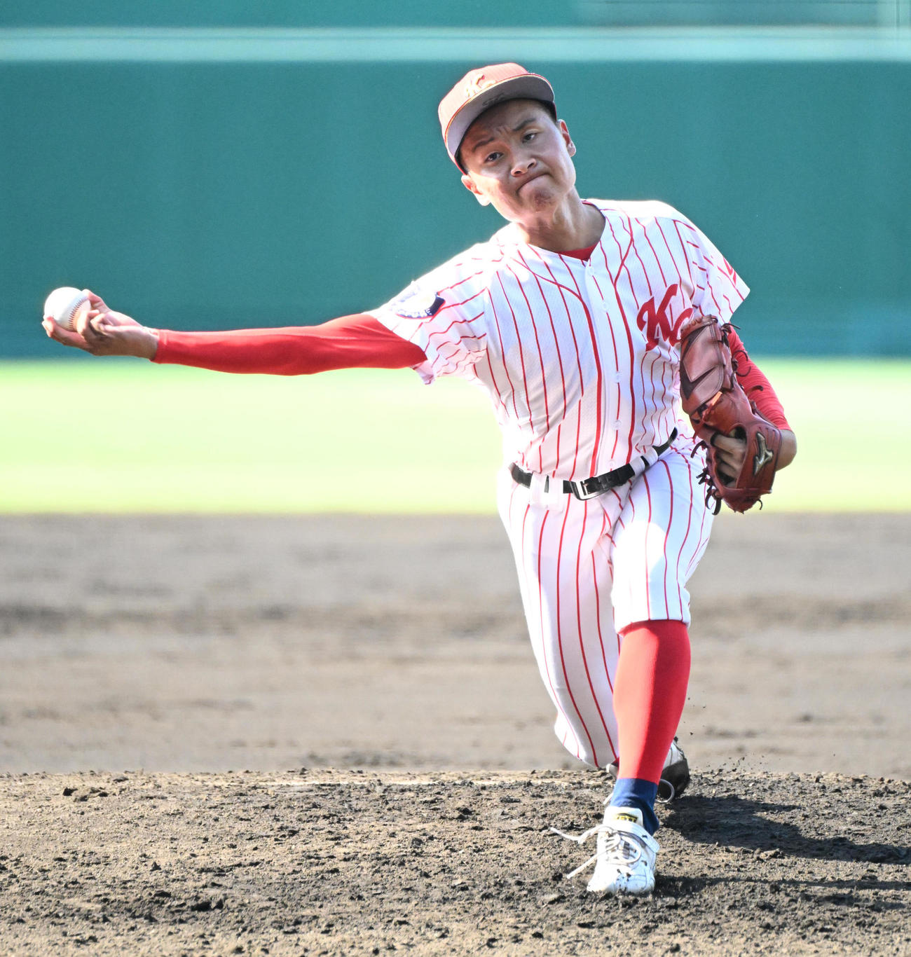 高知中央対履正社　高知中央2番手の高橋（撮影・石井愛子）