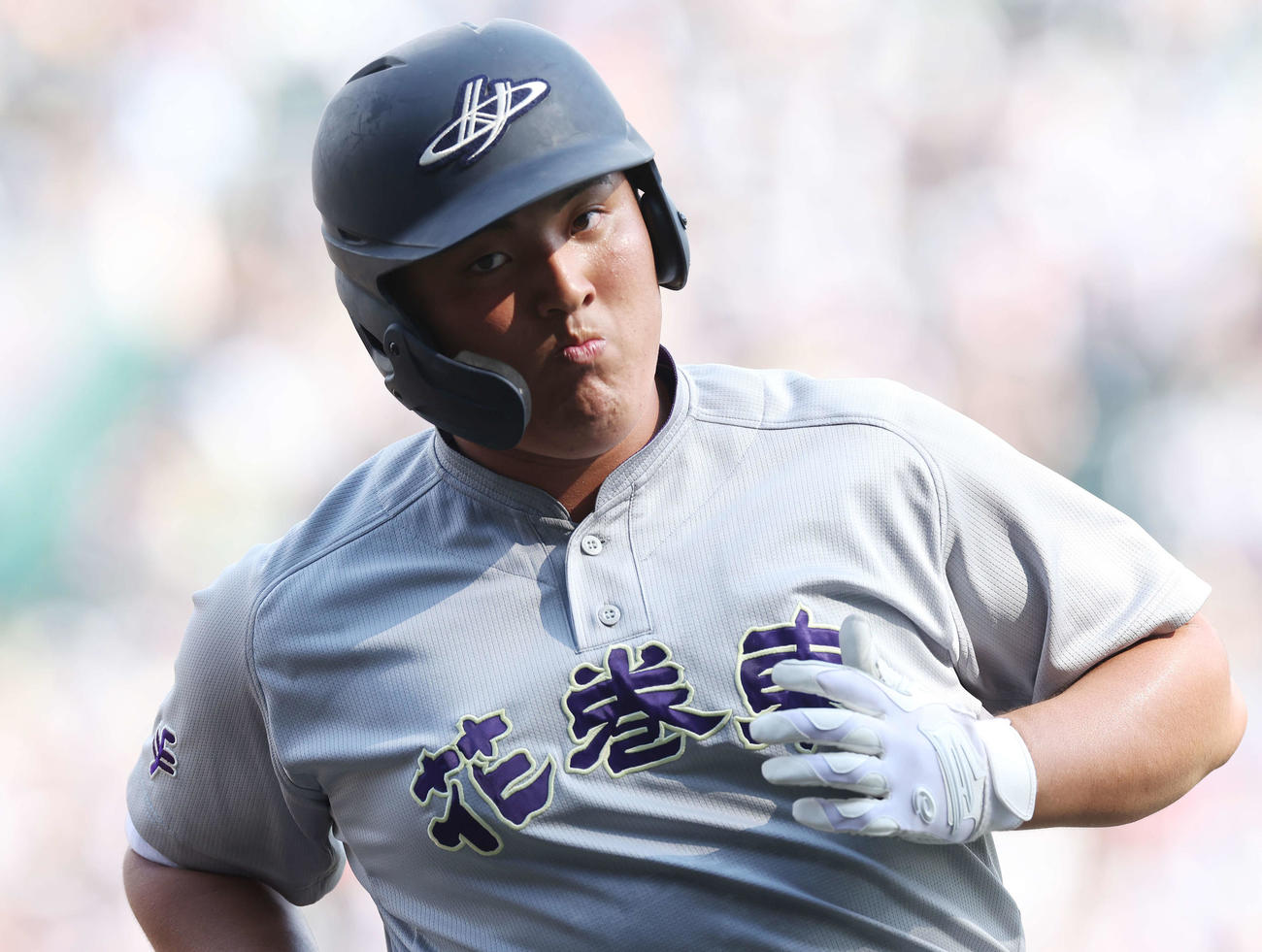 クラーク対花巻東　6回裏花巻東無死一塁、二ゴロに倒れ、悔しい表情の佐々木麟（撮影・宮地輝）