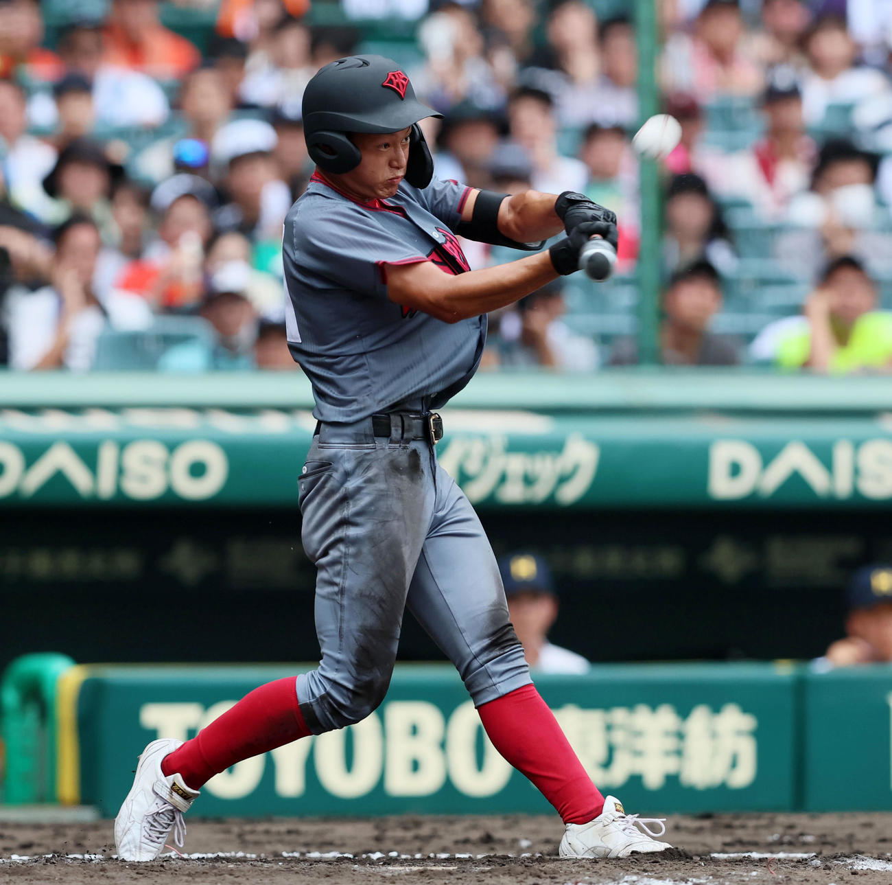 浜松開誠館対北海　4回表浜松開誠館無死三塁、吉松は左飛を打ち上げ犠飛となる（撮影・加藤哉）