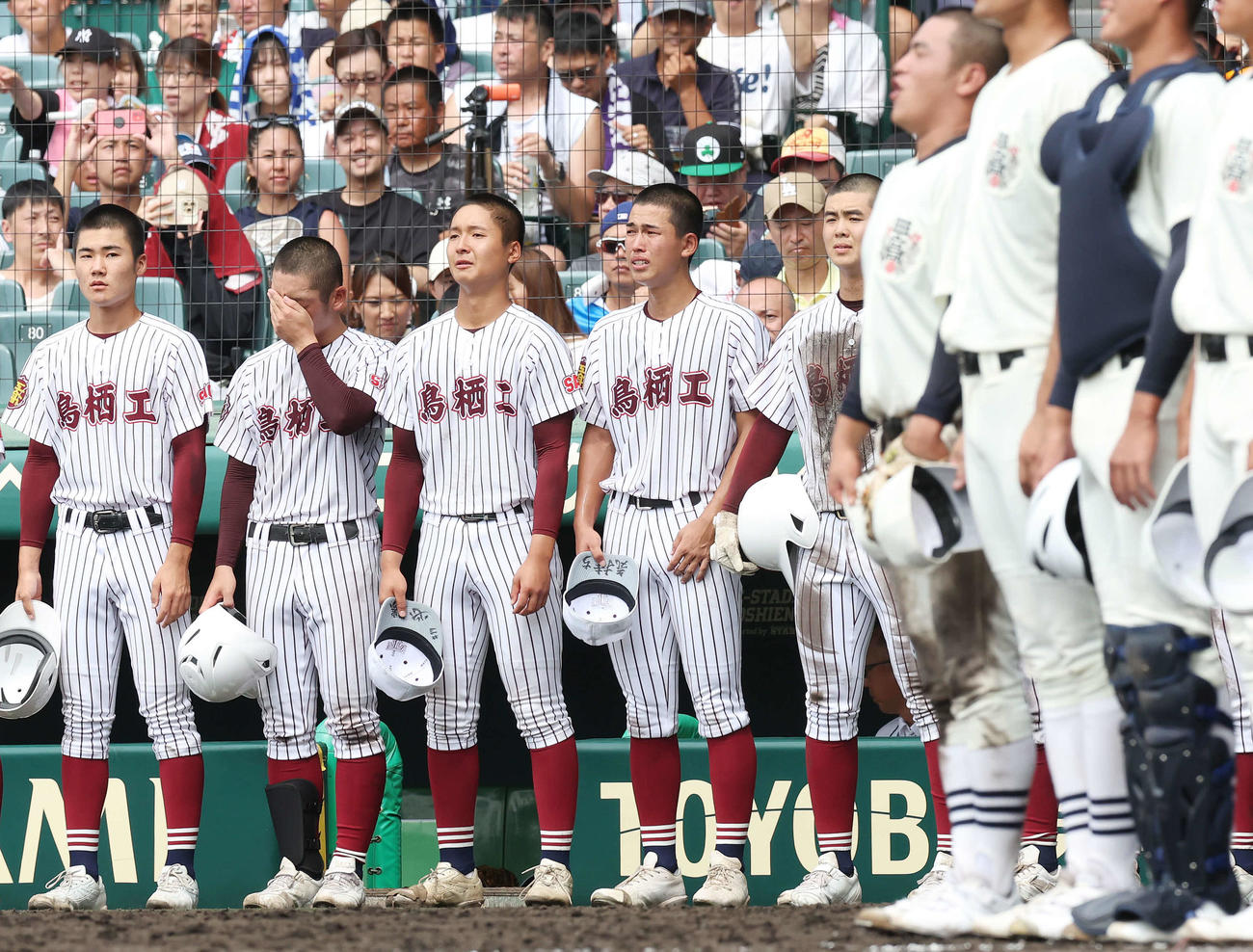 鳥栖工対日大三　敗れて悔しい表情の鳥栖工の選手たち（撮影・宮地輝）