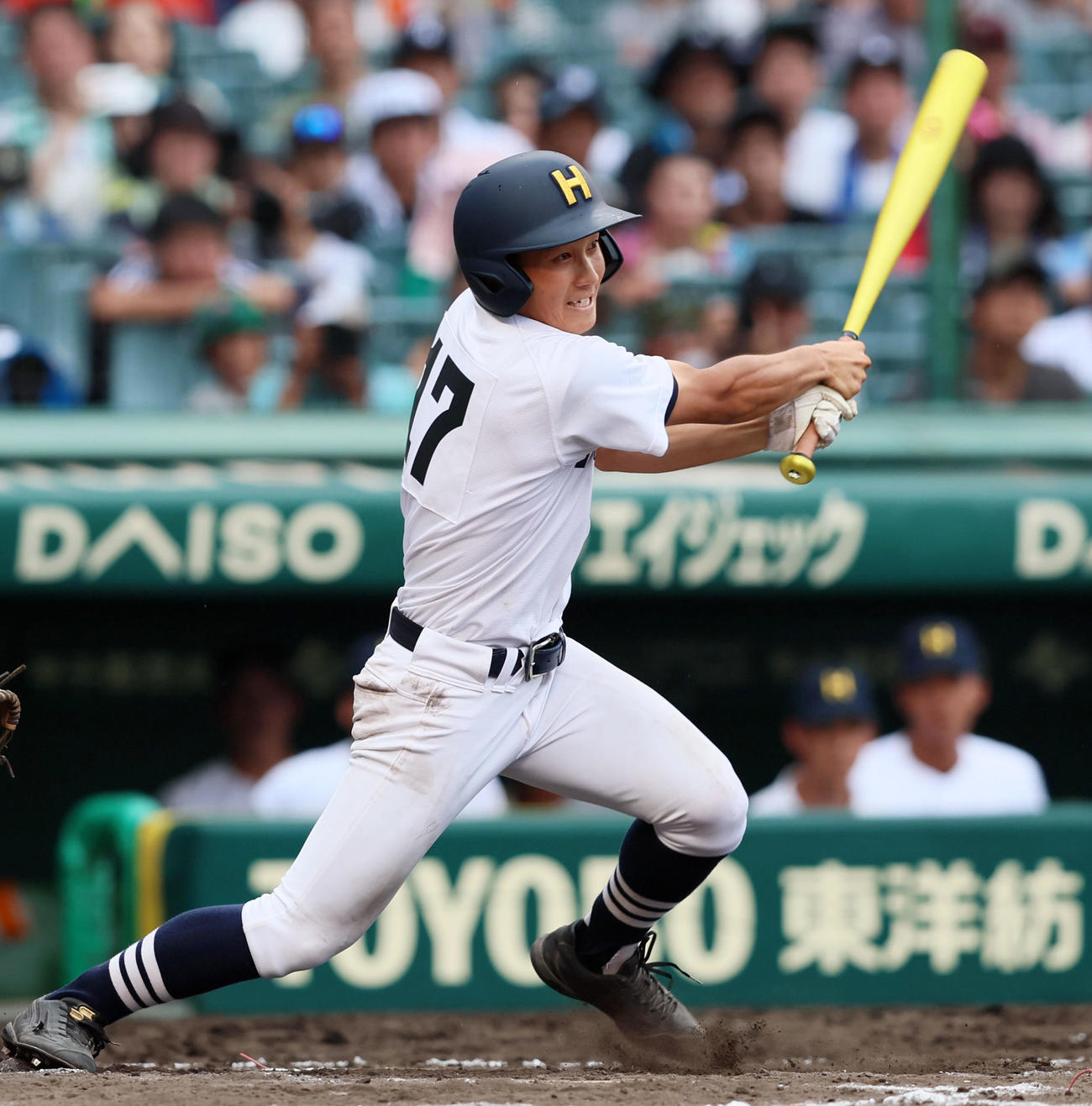 浜松開誠館対北海　8回裏北海1死二塁、小保内は右適時打を放つ（撮影・加藤哉）