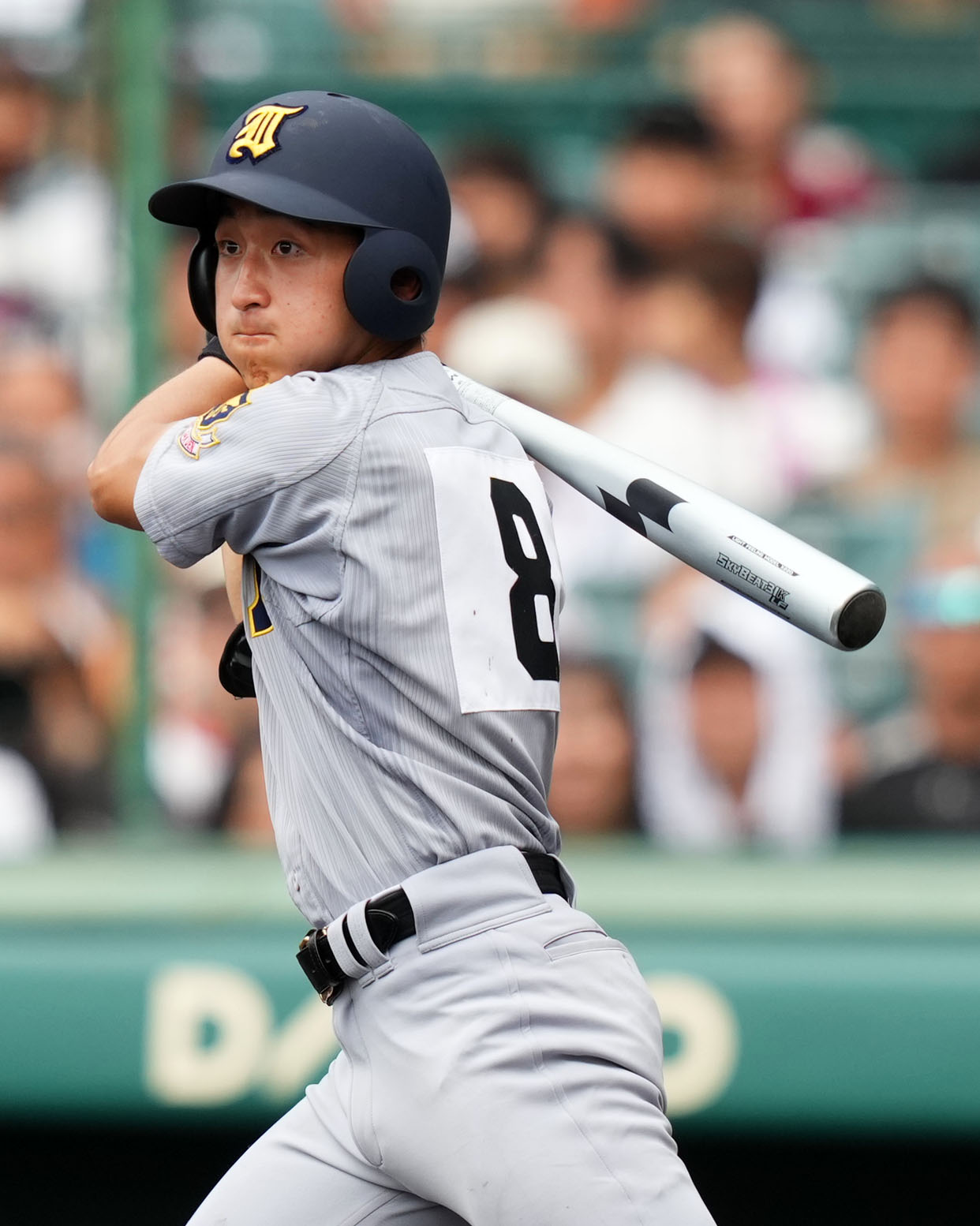 仙台育英対履正社　4回表仙台育英2死満塁、左前適時打を放つ橋本（撮影・横山健太）