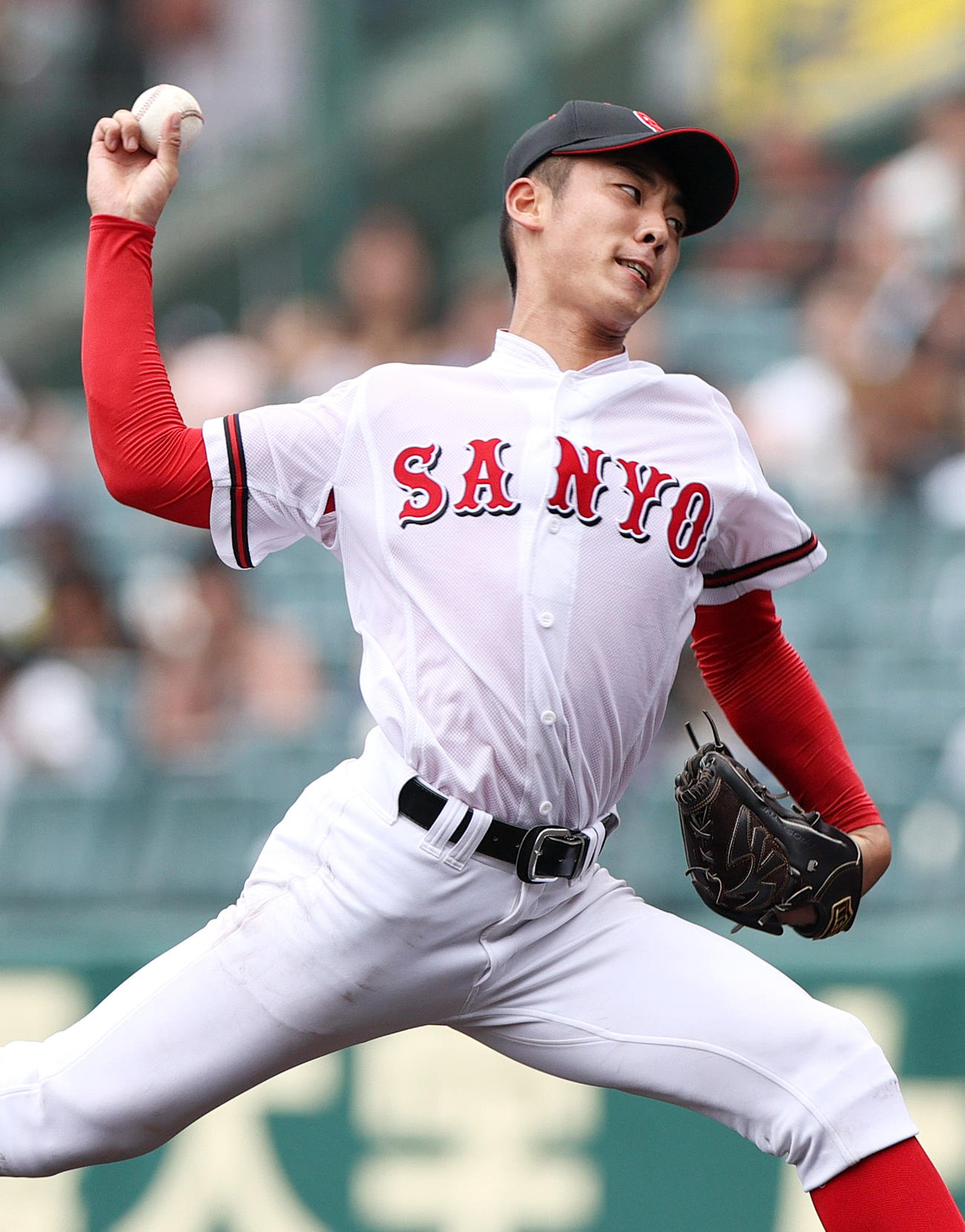 日大三対おかやま山陽　5回、力投するおかやま山陽先発の西野（撮影・上山淳一）