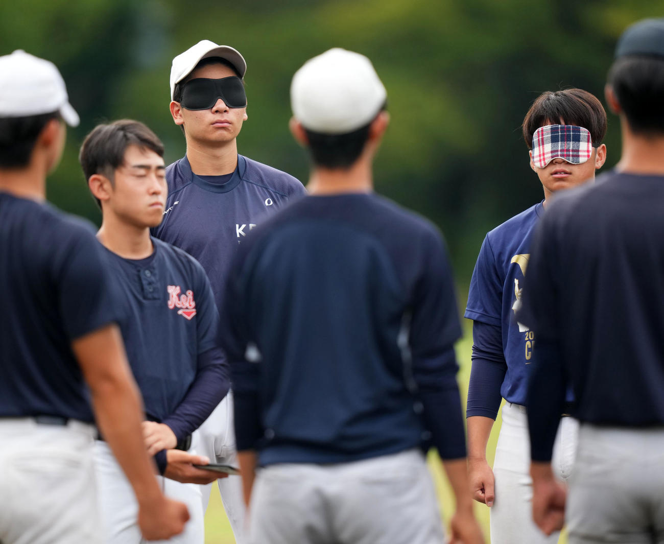 アクティベーションイマージェリーを行う慶応ナイン（撮影・横山健太）