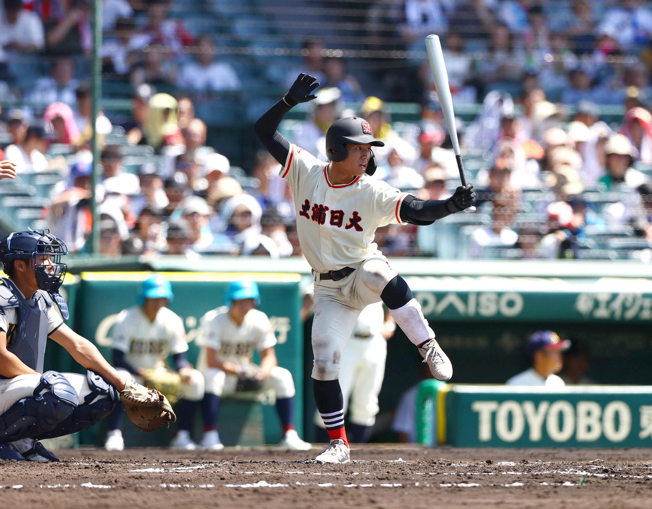 土浦日大対八戸学院光星　2回表土浦日大1死二塁、打席に立つ塚原（撮影・上山淳一）