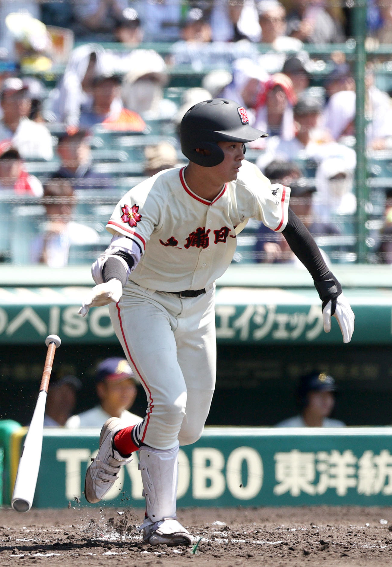 土浦日大対八戸学院光星　3回表土浦日大2死一、二塁、後藤は先制の中前適時打を放つ（撮影・上山淳一）