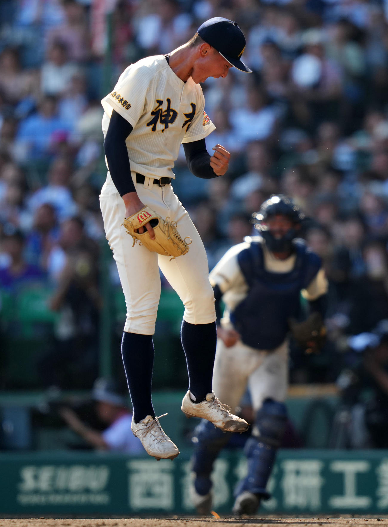 神村学園対おかやま山陽　準決勝進出を決めガッツポーズする神村学園・黒木（撮影・横山健太）