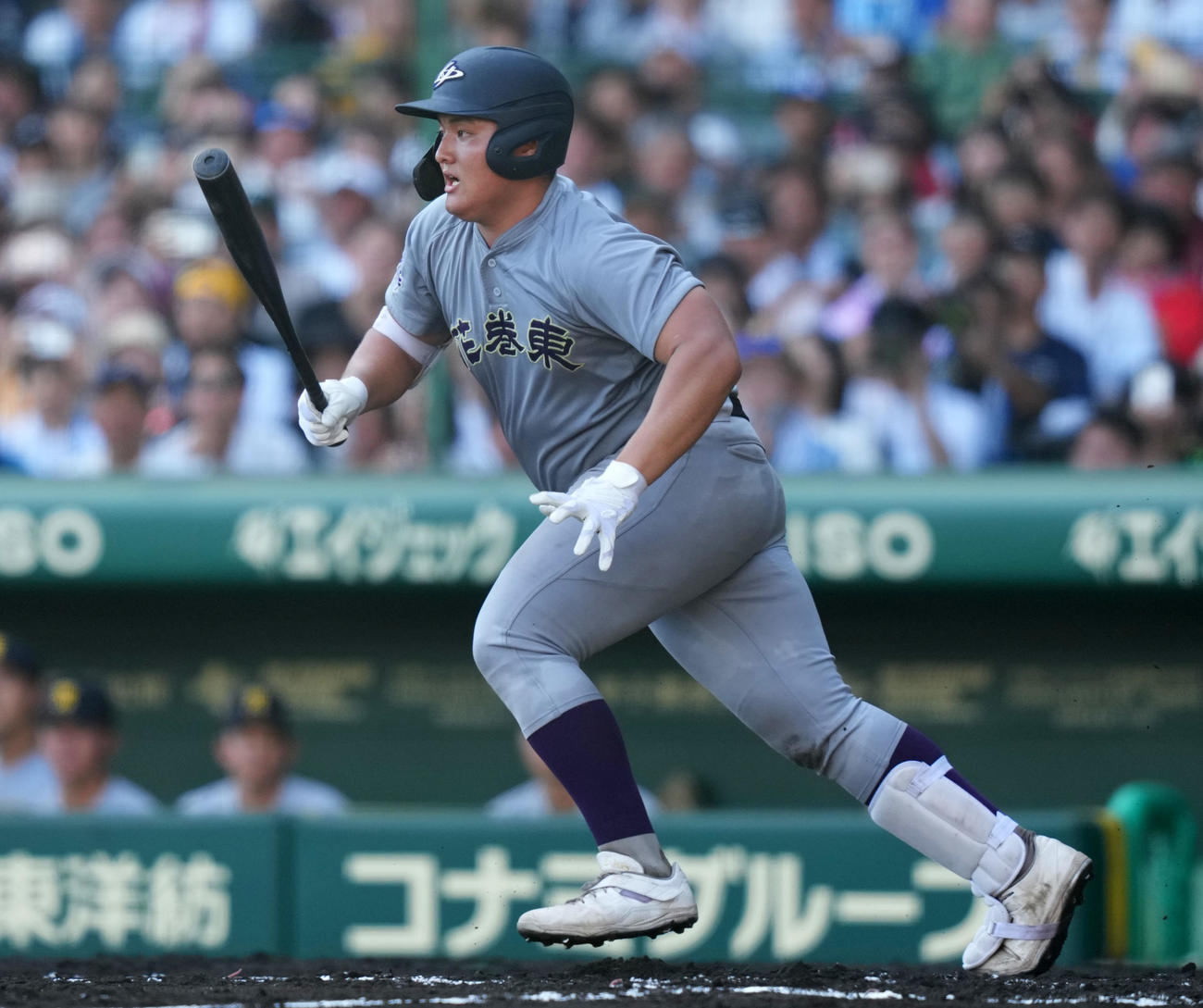 仙台育英対花巻東　1回裏花巻東2死、投ゴロに倒れる佐々木麟（撮影・横山健太）