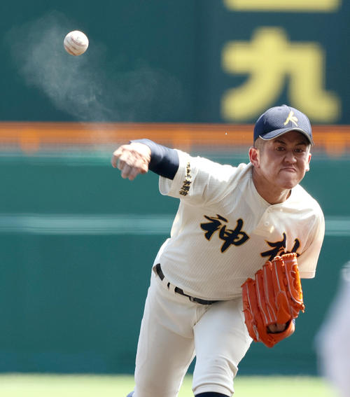神村学園対おかやま山陽　神村学園先発の松永（撮影・上山淳一）