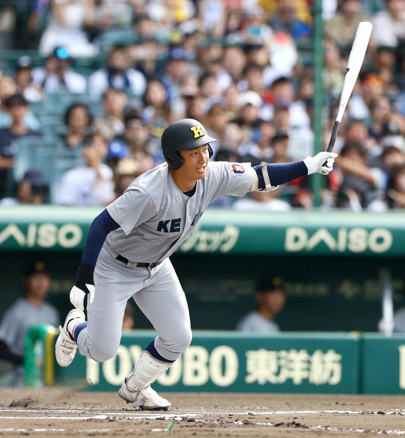 慶応対沖縄尚学　6回表慶応無死、清原は投ゴロに倒れる（撮影・上山淳一）