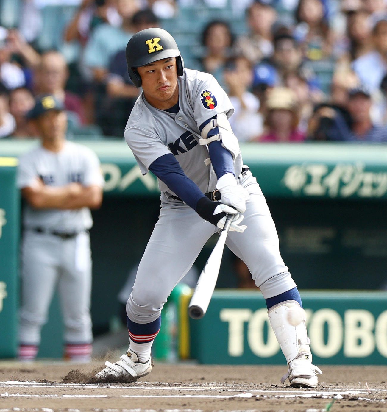 慶応対沖縄尚学　6回表慶応無死、清原は投ゴロに倒れる（撮影・上山淳一）