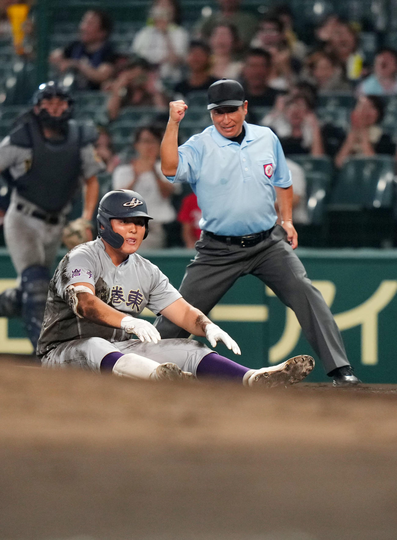 仙台育英対花巻東　9回裏花巻東2死二、三塁、二ゴロに倒れゲームセットとなった佐々木麟（撮影・横山健太）