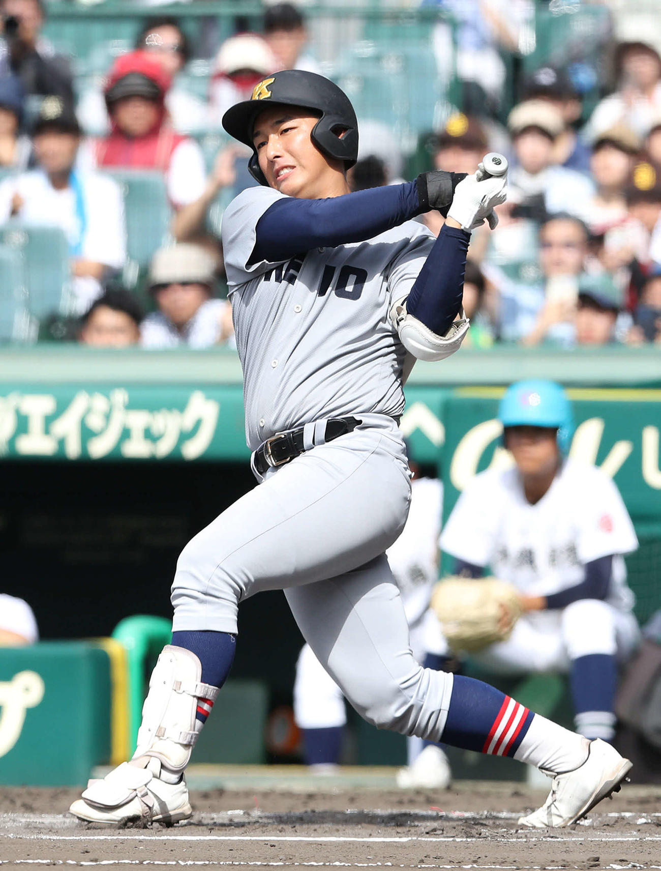 慶応対沖縄尚学　6回表慶応2死二塁、代打清原は三ゴロに倒れる（撮影・白石智彦）