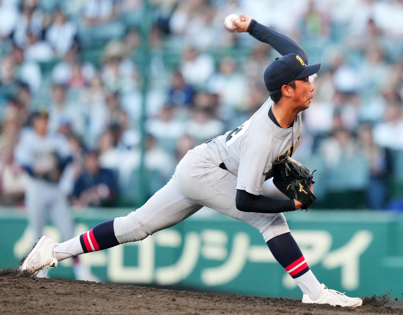 仙台育英対花巻東　力投する仙台育英・武藤（撮影・横山健太）
