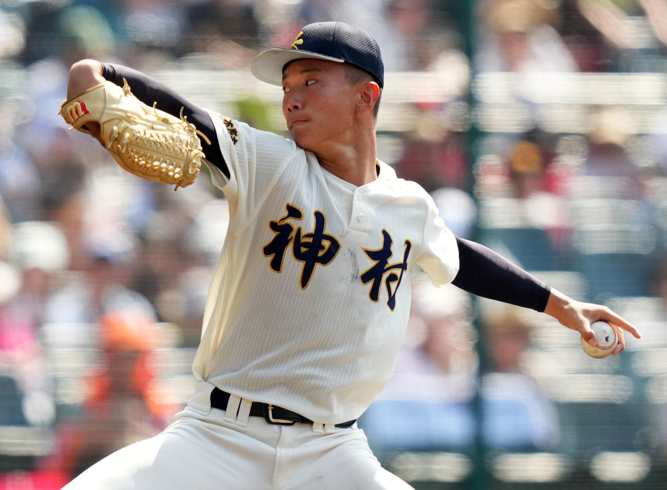 神村学園対仙台育英　2回裏途中から登板する神村学園・黒木（撮影・横山健太）