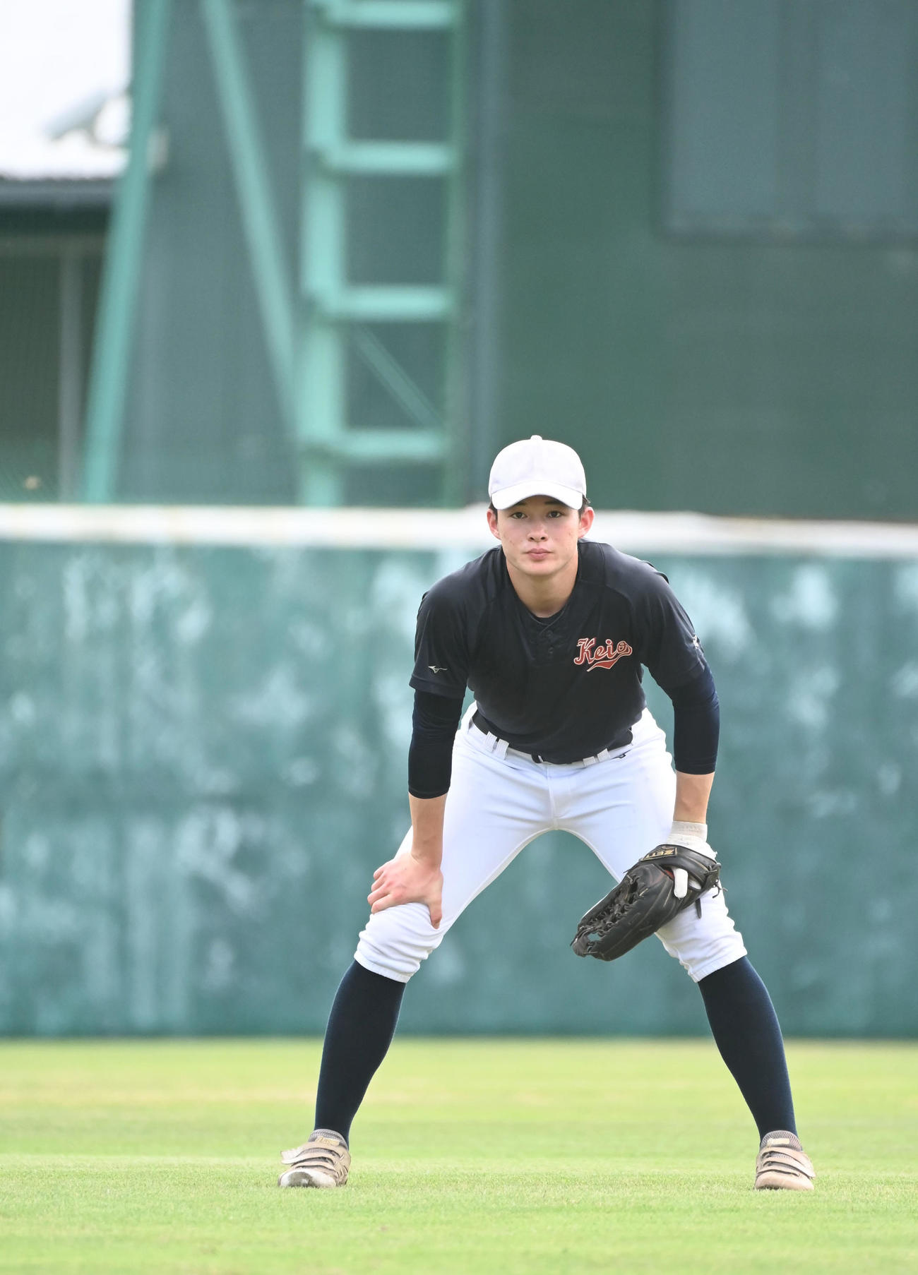決勝戦を前に練習を行う慶応・丸田（撮影・石井愛子）