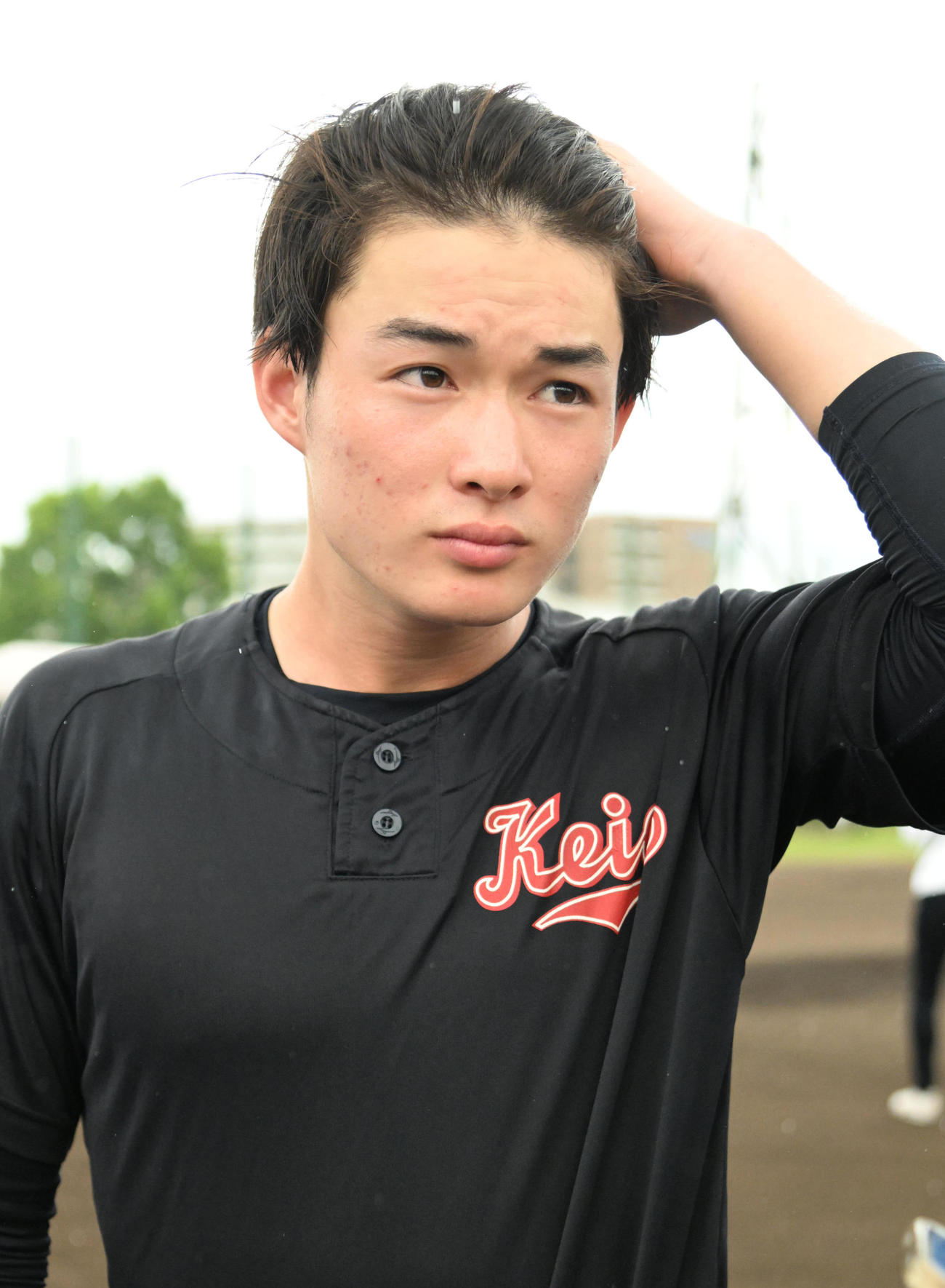 報道陣の質問に答える慶応・丸田（撮影・石井愛子）