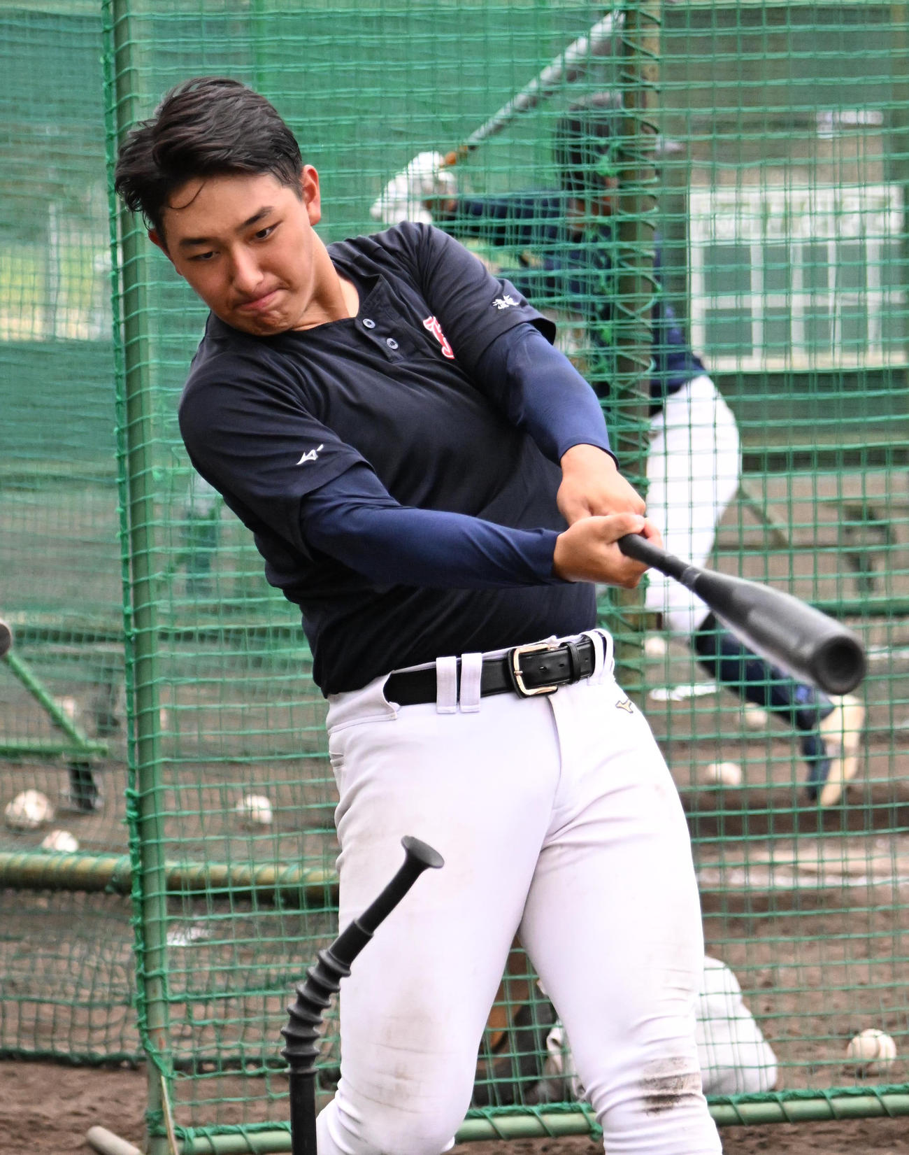 バッティング練習をする慶応・清原（撮影・石井愛子）